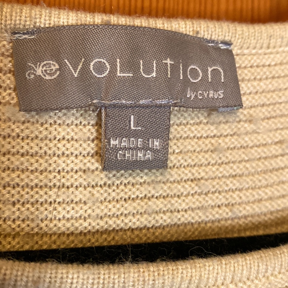 Evolution by Cyrus Sweater - Picture 3 of 4